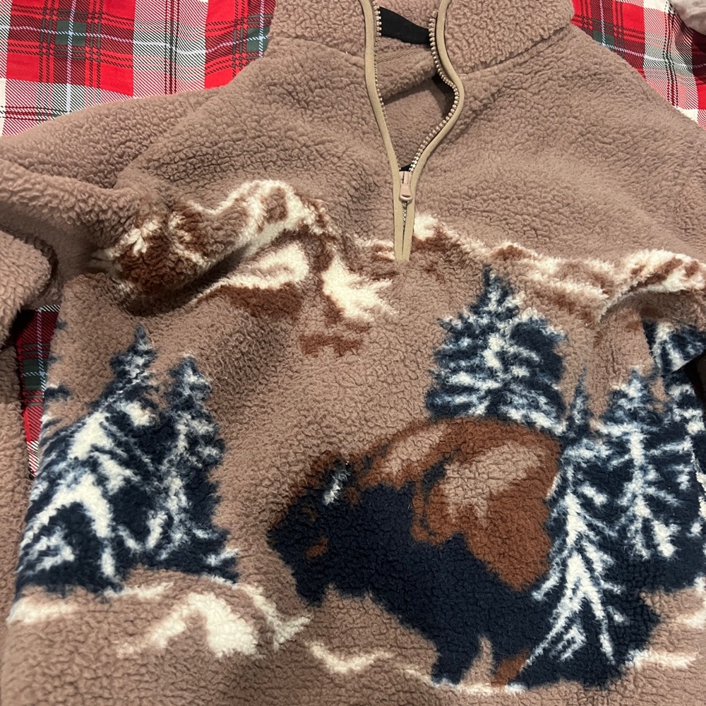 Bison old navy half zip Sherpa SOLD OUT 
Size medium